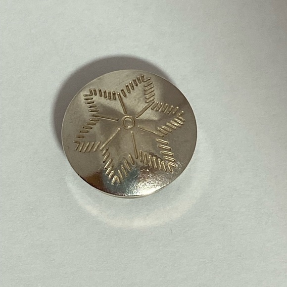 Button Covers. Metal Silver ToneSouthwest Style/Theme. 6 total. - Picture 6 of 12